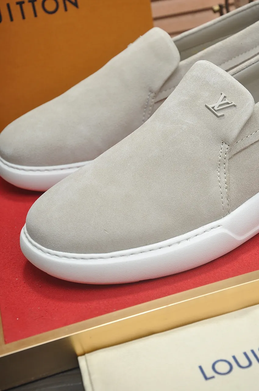 Men's men's shoes 💰700💶[LOUIS VUITTON] new original order 🍀LV Louis Vuitton * - top version of LV classic trendy shoes! Made of imported original LV fabric with rubber surface, breathable cowhide lining, and original wear-resistant rubber foam outsole! High quality products! The yardage is 38-44.